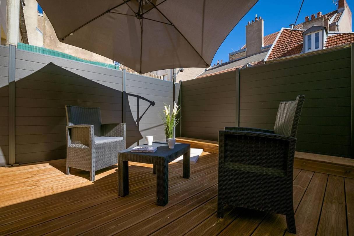 Terrasse Godrans En Plein Coeur De Ville ดีจอง ภายนอก รูปภาพ